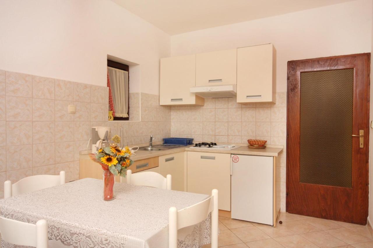 Apartment Vrbnik 5301B Esterno foto