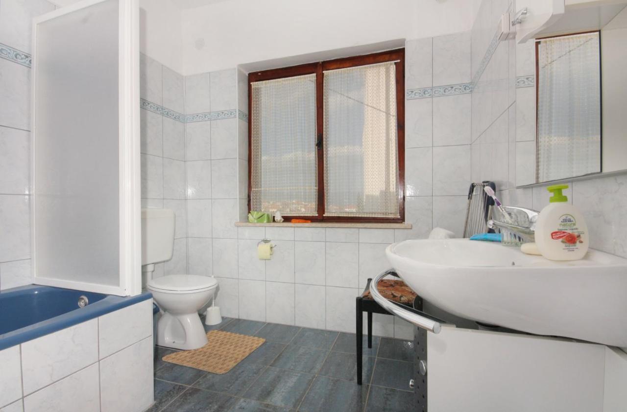 Apartment Vrbnik 5301B Esterno foto