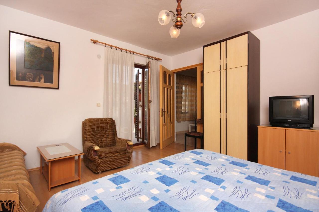 Apartment Vrbnik 5301B Esterno foto